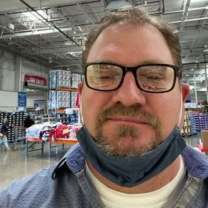 Meet your Posher, Marc